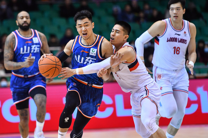 CBA季后赛窗口期走向成谜；山东男篮临场应变；媒体盛赞；高层口径保持一致的简单介绍