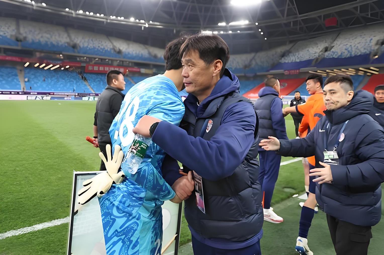 里尔发布备战花絮，赛前回应争议，德国杯任务艰巨，控场能力受关注的简单介绍