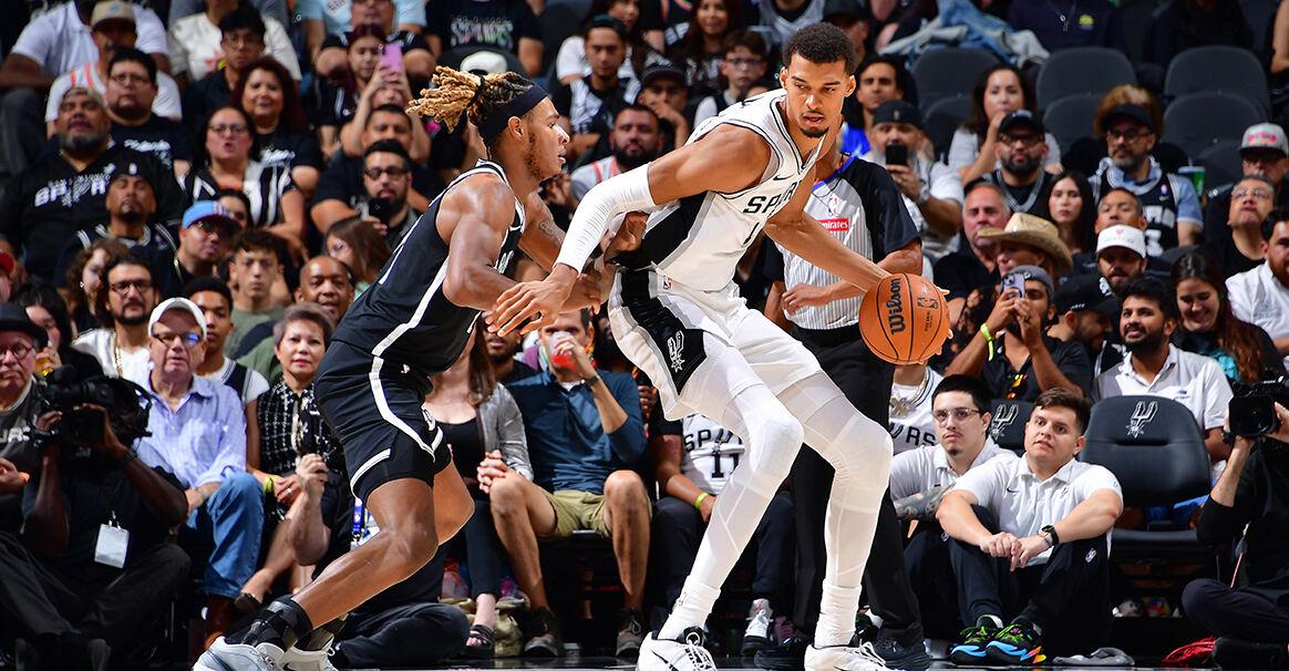 关于圣安东尼奥马刺赛后伤情更新圣安东尼奥马刺扳平良机之后，加时末段布鲁克林篮网主帅复盘的信息